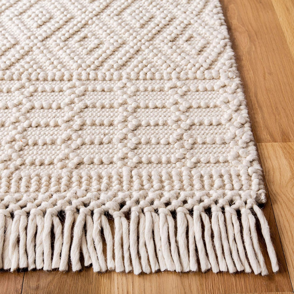 Handmade Moroccan Wool Fringe Accent Rug - 2' x 3', Ivory U241