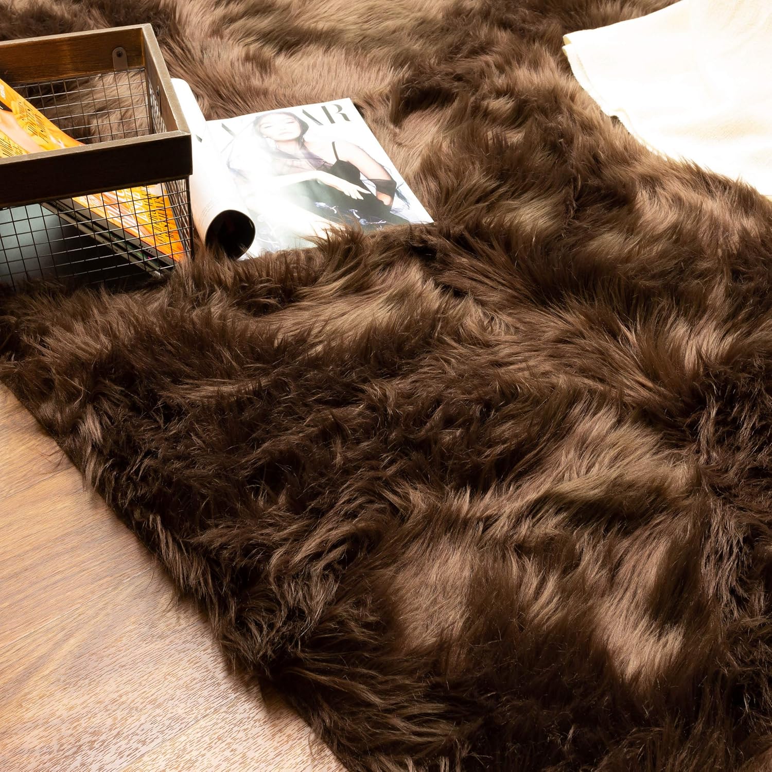 Faux Sheepskin Area Rug, Dark Brown 5 x 7 Feet E2648