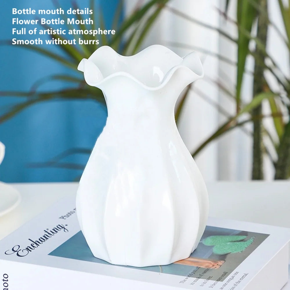 White vase Y5438