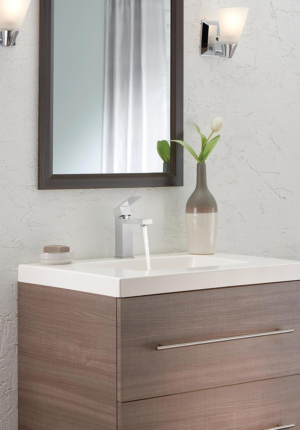 Modern Single Hole Bathroom Sink Faucet with Drain Assembly, Chrome Y148