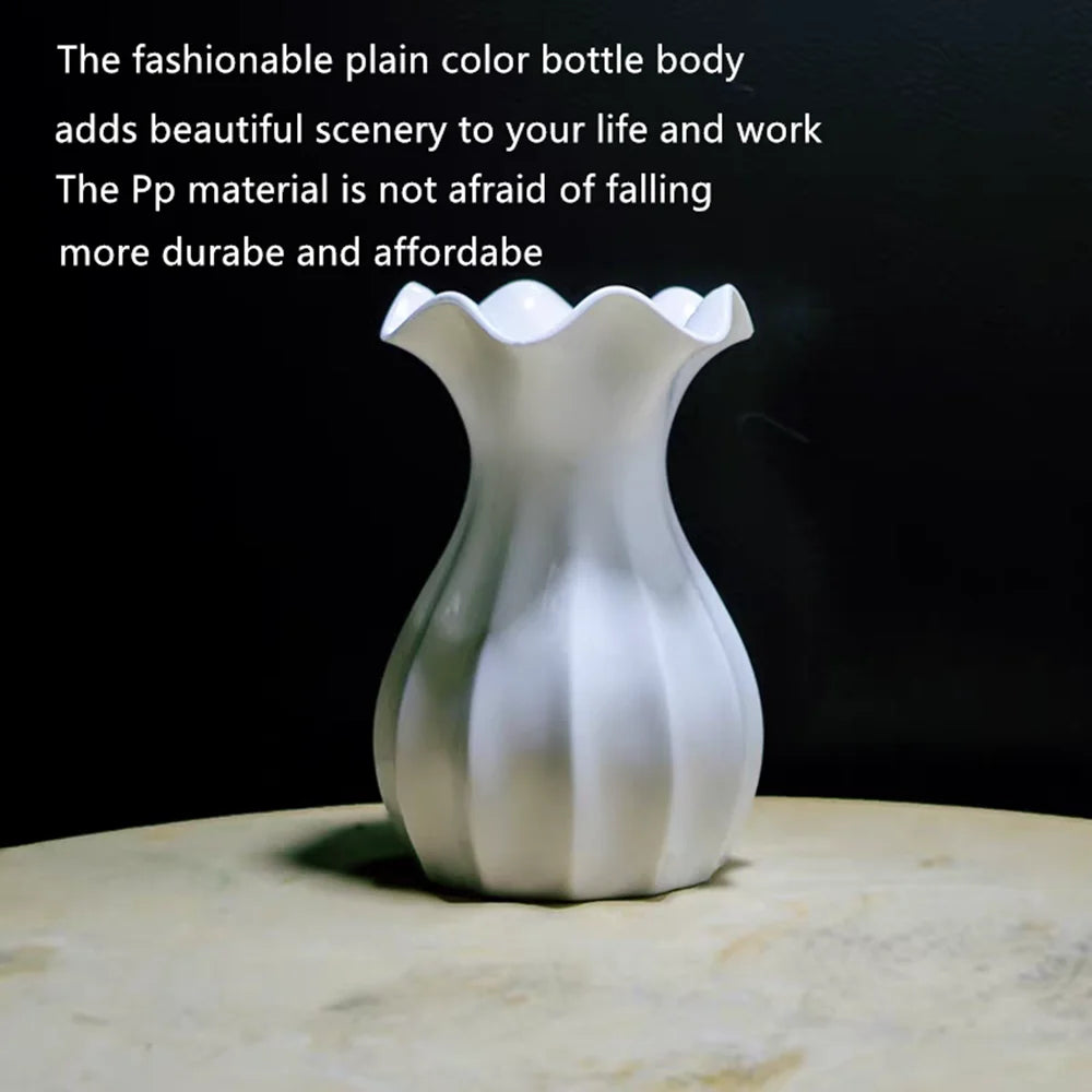 White vase Y5438