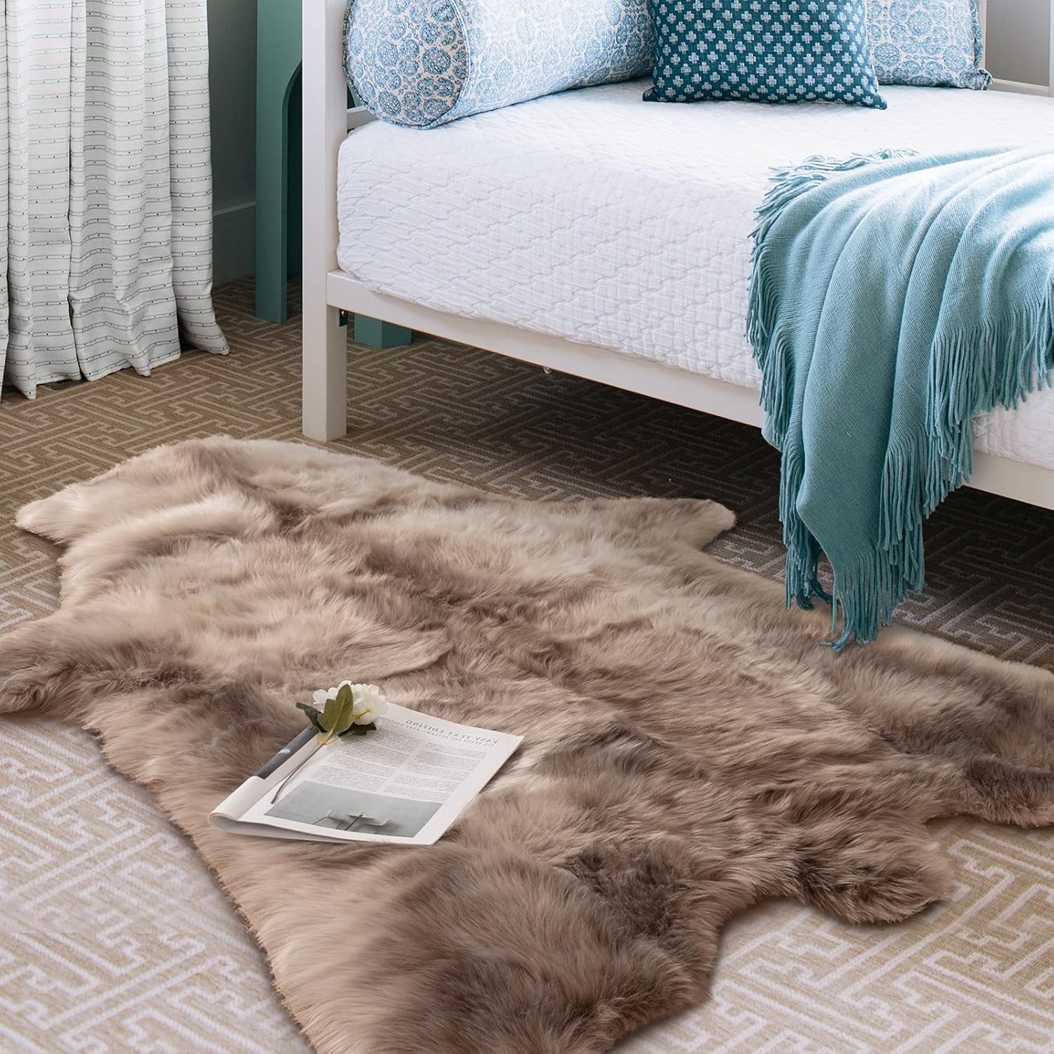Faux Fur Area Rug for Bedroom Living Room, 4ft x 5ft, Brown L167629