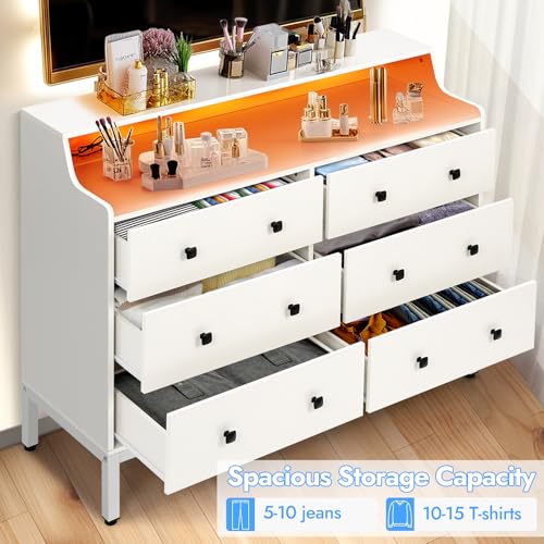 White Wood Dresser with Charging Station for Bedroom G92788