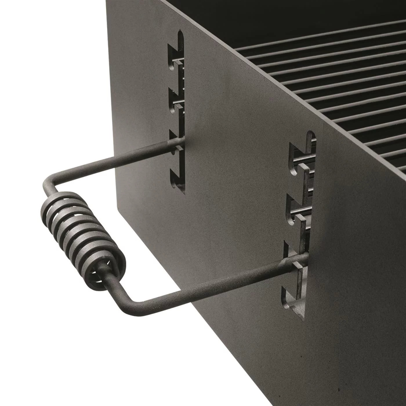 Heavy-Duty Park-Style Charcoal BBQ Grill for Camping and Outdoor Cooking N105