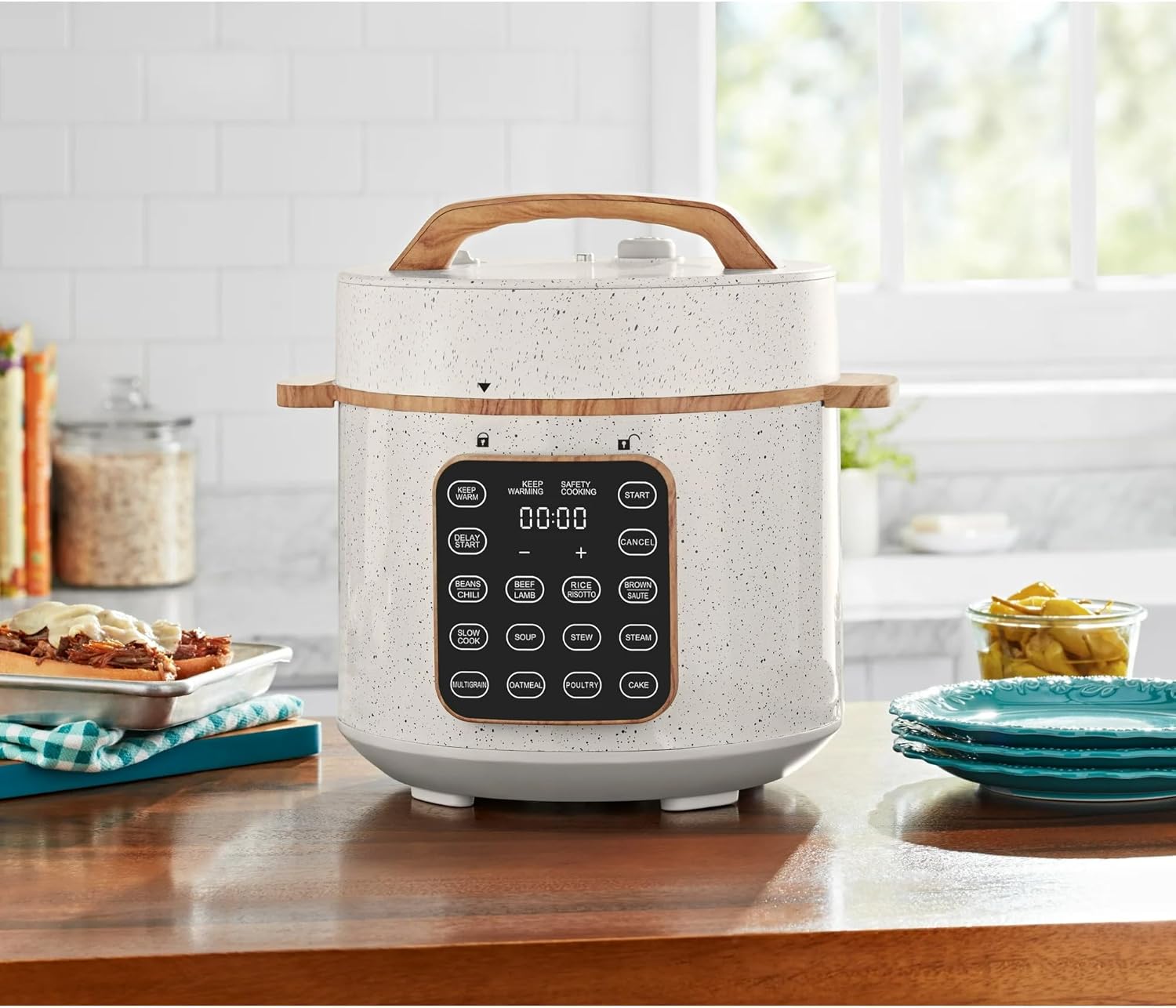 6 Qt Pressure Cooker with Touch Control Display, Multi-Function 7 in 1 P691