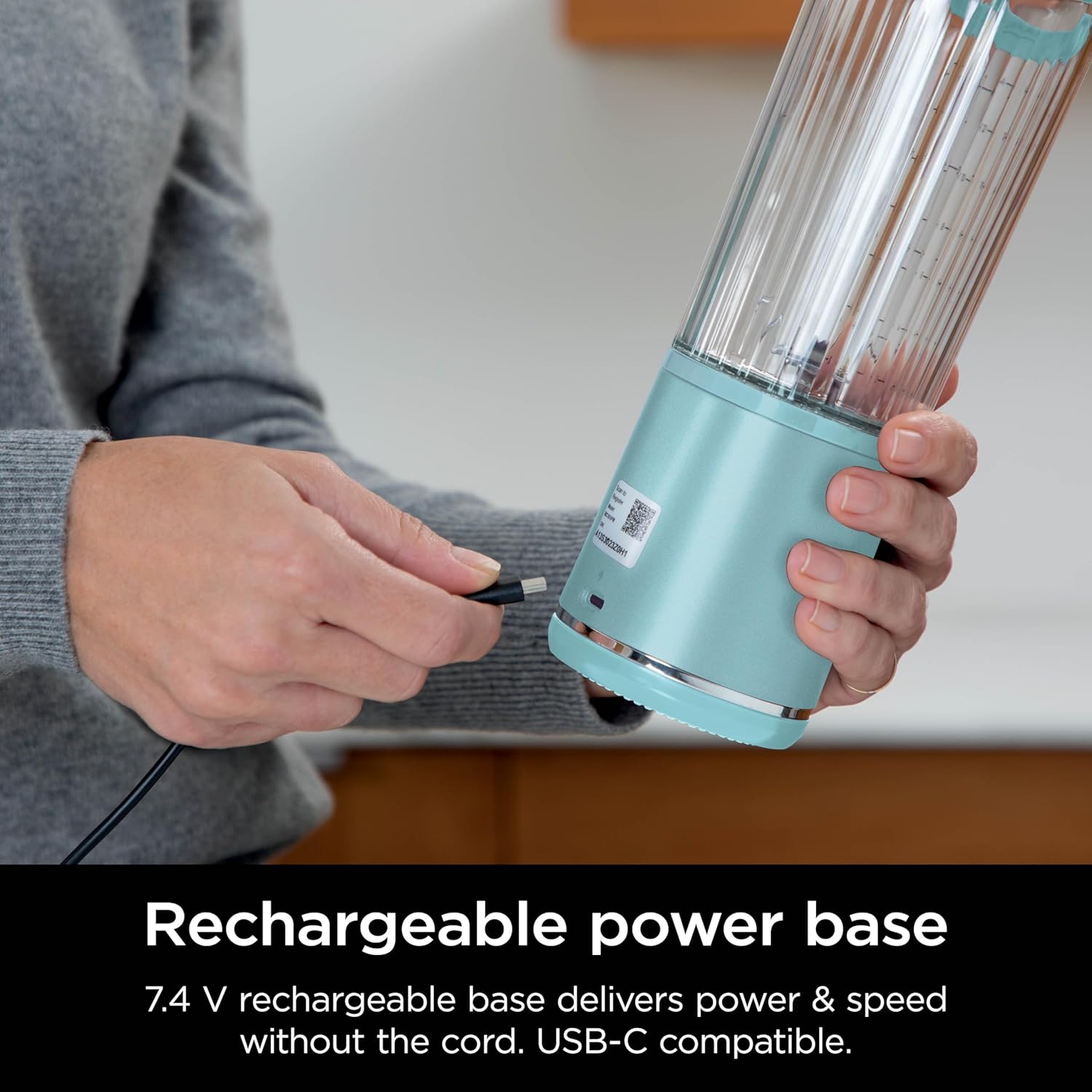Portable Blender, Cordless, 18oz, for Shakes and Smoothies F415542